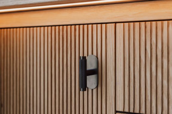 Handmade outdoor kitchen in Sheffield with bespoke doors and dovetailed hardwood drawers.