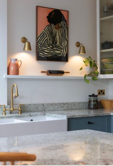 A handmade kitchen made from tulipwood and worktops made of granite.